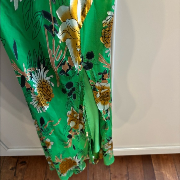 Astr the Label
Gaia Dress in Green & Pink Floral S - Picture 3 of 7